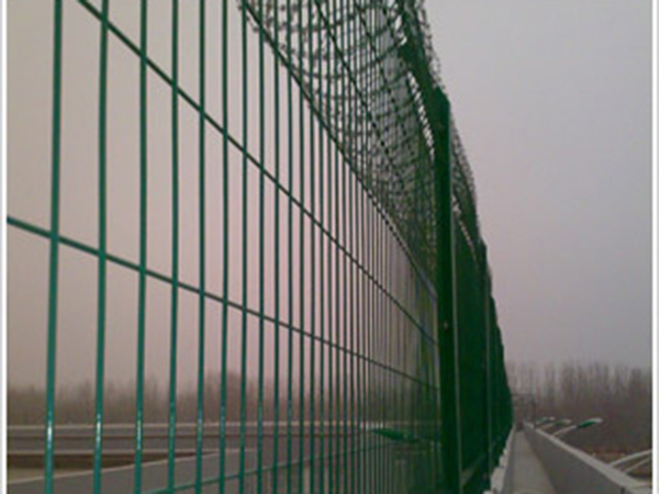 阜陽(yáng)機(jī)場(chǎng)防護(hù)欄圖片4