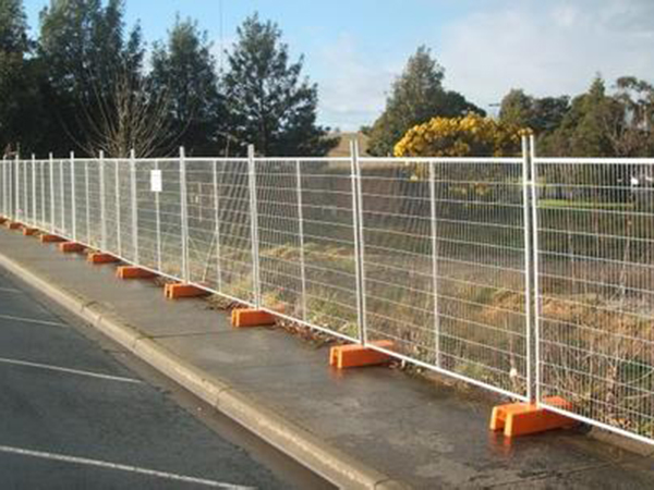 臨時(shí)防護(hù)欄圖片4