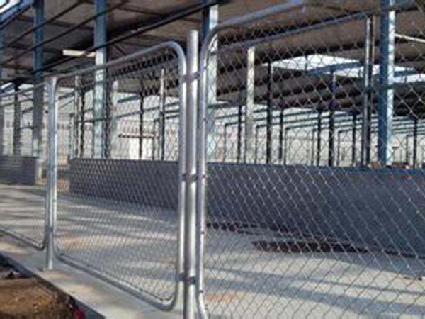 蕪湖鐵絲網(wǎng)護欄圖片3