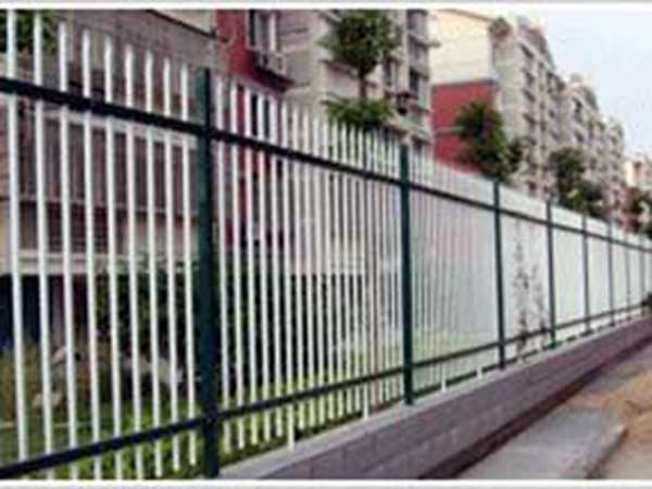 小區(qū)鐵藝防護(hù)欄圖片4