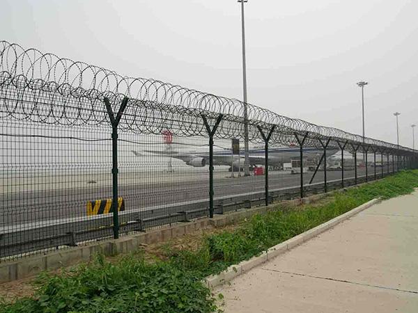 機(jī)場(chǎng)隔離網(wǎng)圖片2