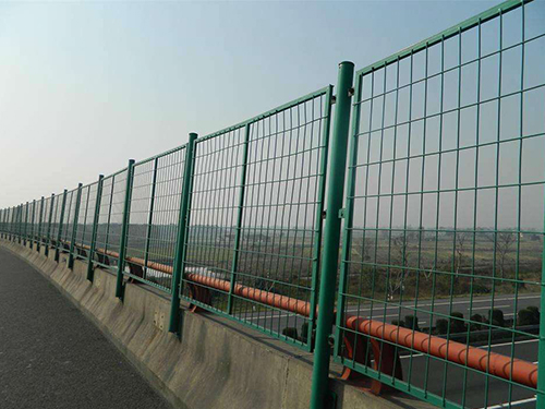 橋梁隔離網(wǎng)圖片2