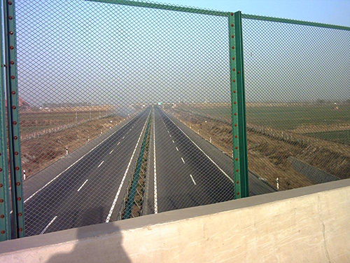 橋梁隔離網(wǎng)圖片4