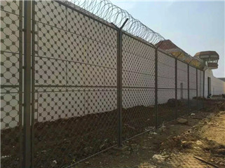 延吉世紀(jì)花園小區(qū)防攀爬圍墻護(hù)欄網(wǎng)