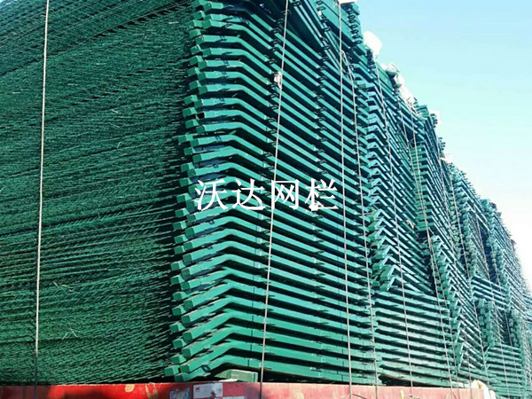 余姚滬昆鐵路貴州段防護柵欄護欄網(wǎng)項目圖片6