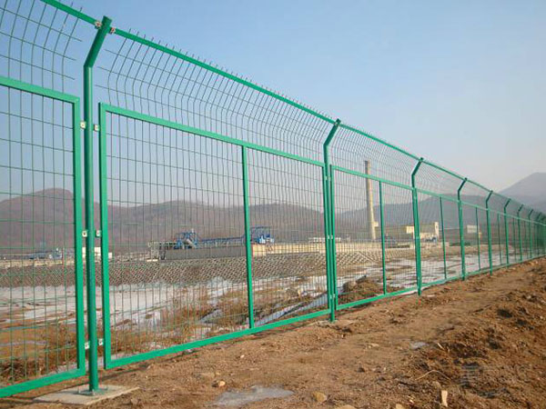 油田護(hù)欄網(wǎng) - 安平縣中澤絲網(wǎng)制造有限公司圖片1