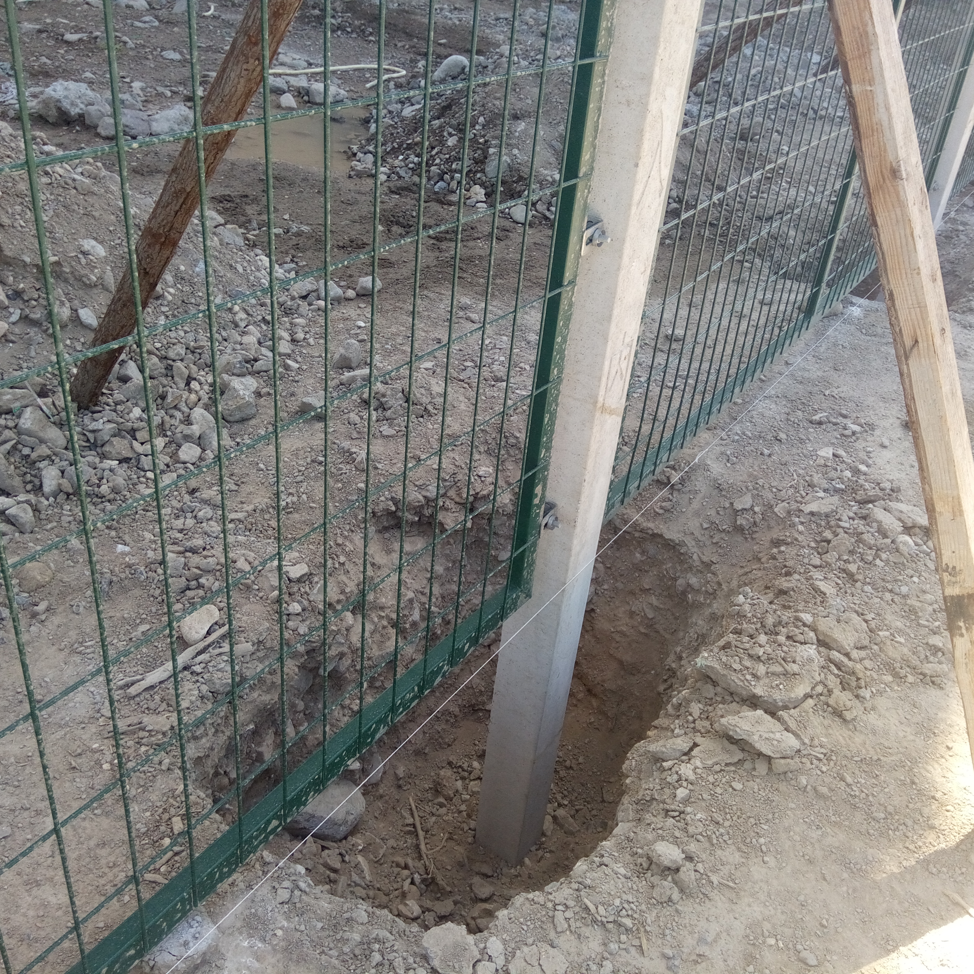 黃山鐵路橋下防護(hù)柵欄圖片5