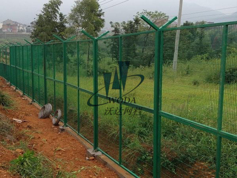 機(jī)場隔離柵圖片6