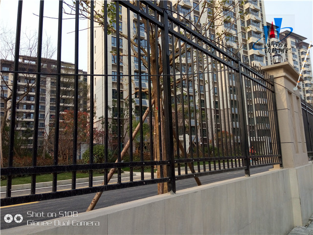 圍墻鐵藝護(hù)欄