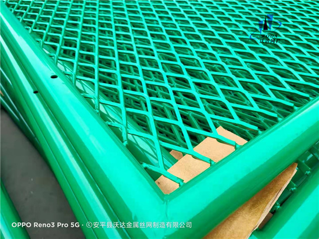 鋼板網(wǎng)護(hù)欄圖片6