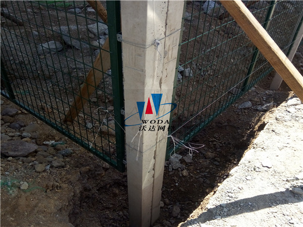 鐵路護欄_金屬柵欄網片工程案例圖片5