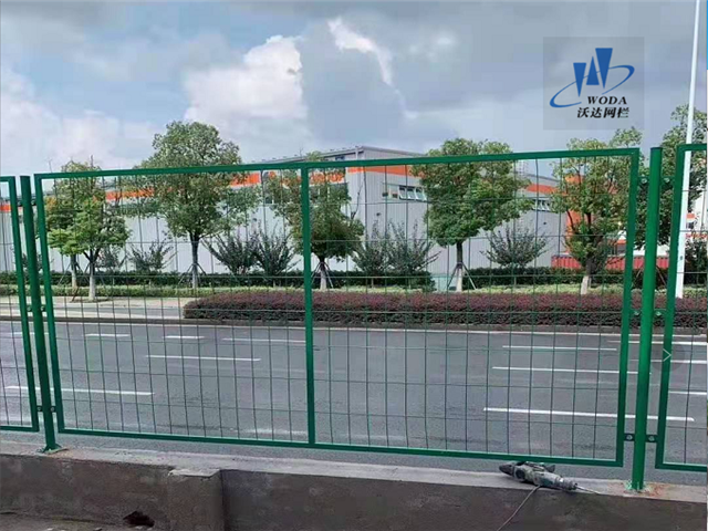 公路護(hù)欄網(wǎng)圖片6
