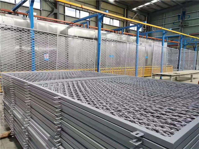 刀片刺網(wǎng)護(hù)欄圖片6