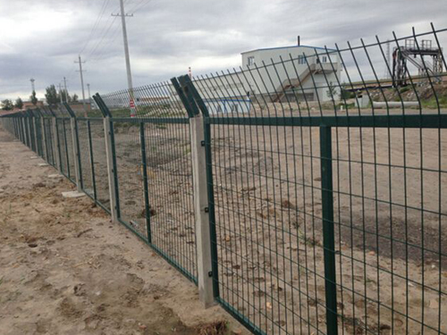 浸塑鐵路防護(hù)柵欄 (3).jpg