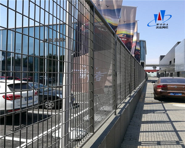 圍墻護(hù)欄網(wǎng)圖片1